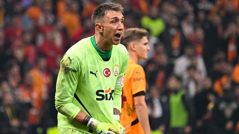 Galatasaray'da 17 kupa kaldırdı 18. için geri sayıma geçti