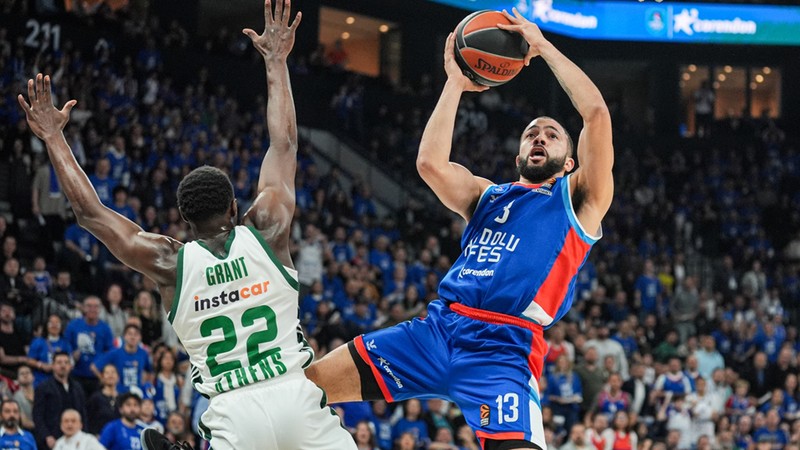 MAÇ ÖZETİ | Anadolu Efes seriyi uzattı: 85-82