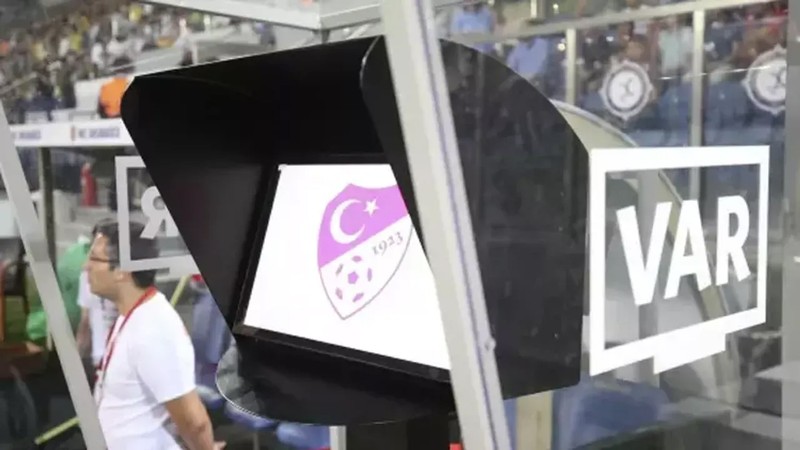 Her maç el yakıyor! 34. hafta Var hakemleri belli oldu