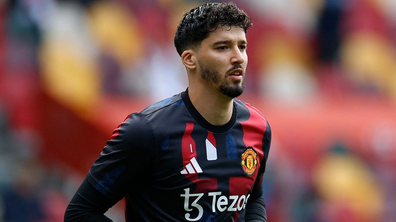 Altay Bayındır oynadı Manchester United 7 gollü maçta Brentford'a kaybetti!