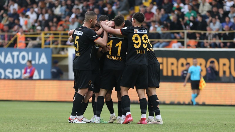Kayserispor Jakirovic ile esmeye devam ediyor! Yenilmezlik serisi 6 maça yükseldi