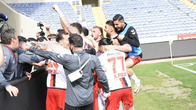 Eskişehirspor yıllar sonra profesyonel liglere yükseldi! Artık 3. Lig'de