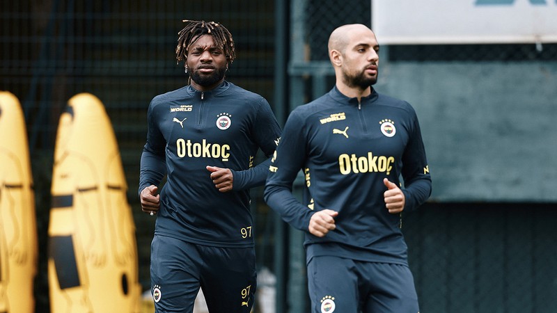 Fenerbahçe'de Amrabat ve Maximin, derbi maçının kadrosuna alınmadı