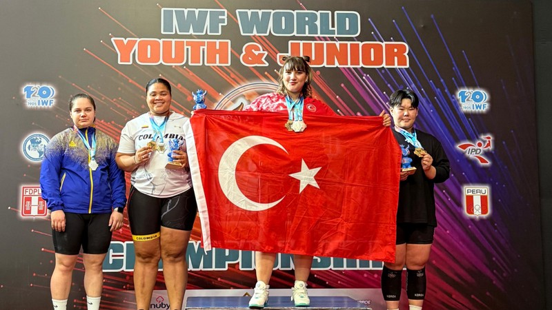 Milli halterci Fatmagül Çevik, dünya şampiyonu oldu