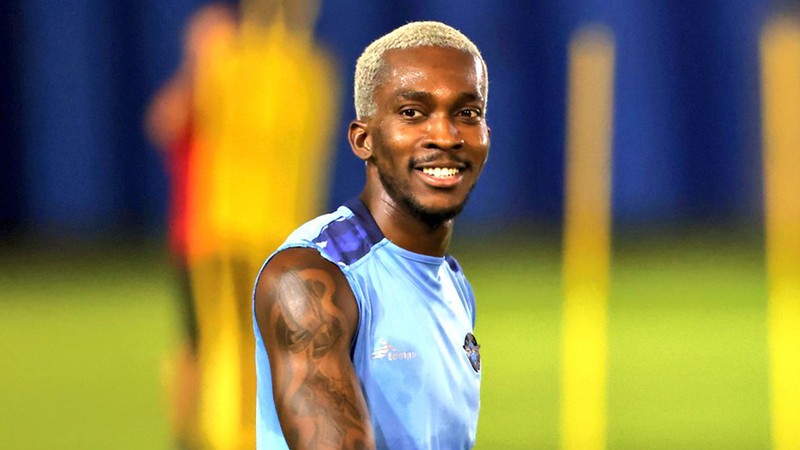 Süper Lig'in yeni ekibi Kocaelispor, Henry Onyekuru'nun peşinde!a
