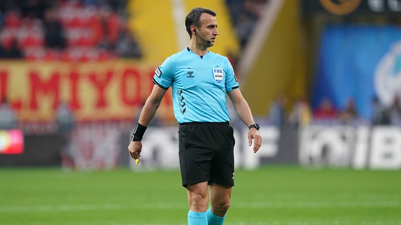 Trabzonspor-Galatasaray maçını Atilla Karaoğlan yönetecek!
