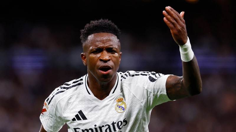 Real Madrid'den Vinicius Junior'a servet!