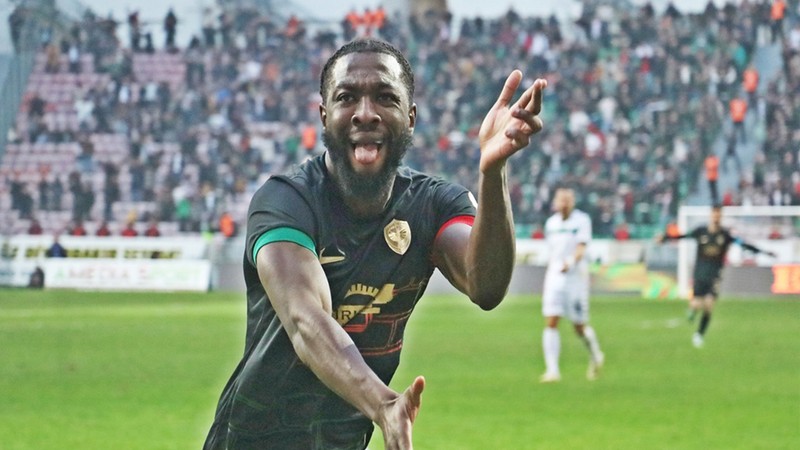 Charly Keita 5 ay sonra Amedspor'dan ayrıldı