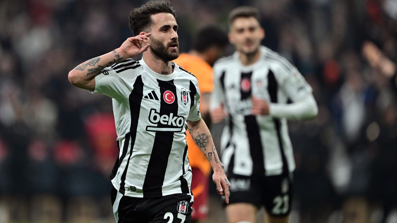 Rafa Silva eğer 5 gole daha katkı verirse Mario Gomez, Demba Ba ve Bobo'yu geçecek
