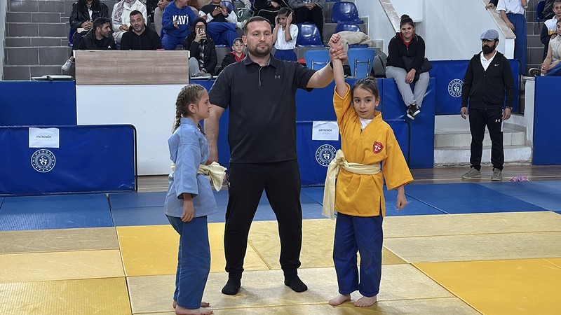 Karabük'te İller Arası Kuşak Güreşi Turnuvası düzenlendi