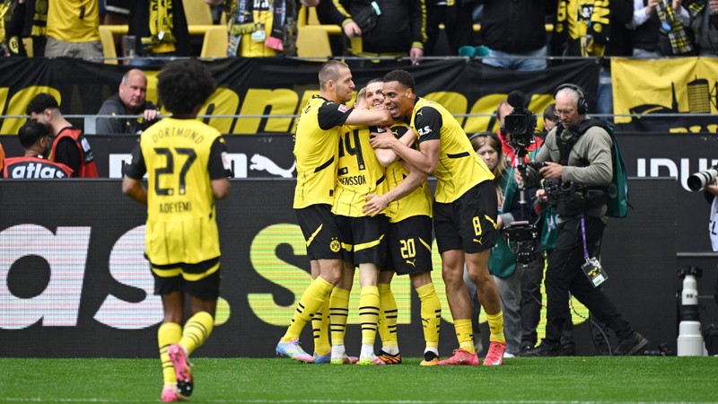 Borussia Dortmund, Şampiyonlar Ligi biletini kaptı