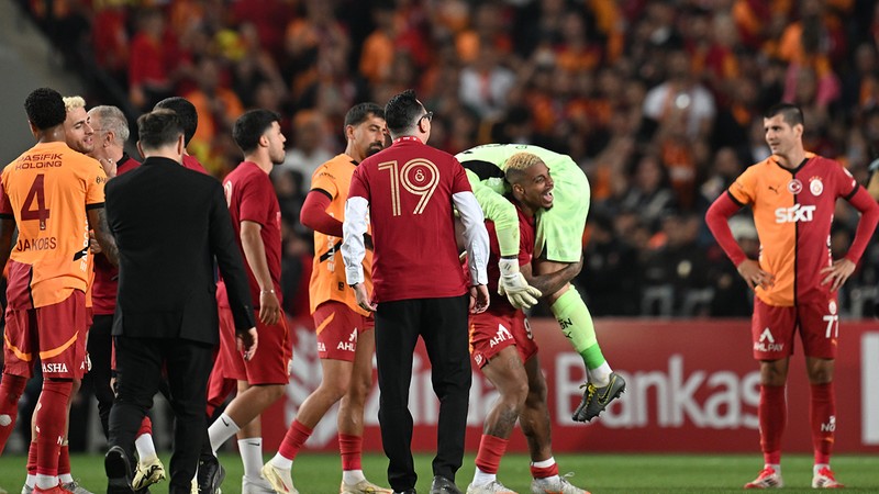 Okan Buruk 2.6 puan ortalaması yakaladı Avrupa'da 1 numarada yer aldı