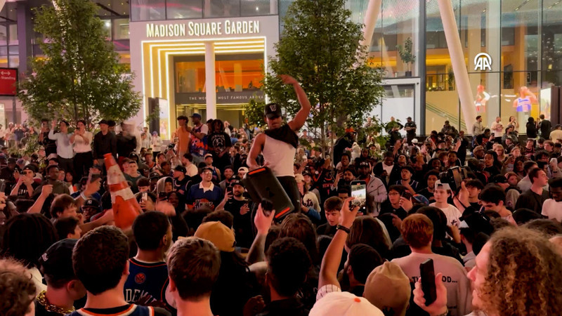 Knicks finalde, taraftar sokakta