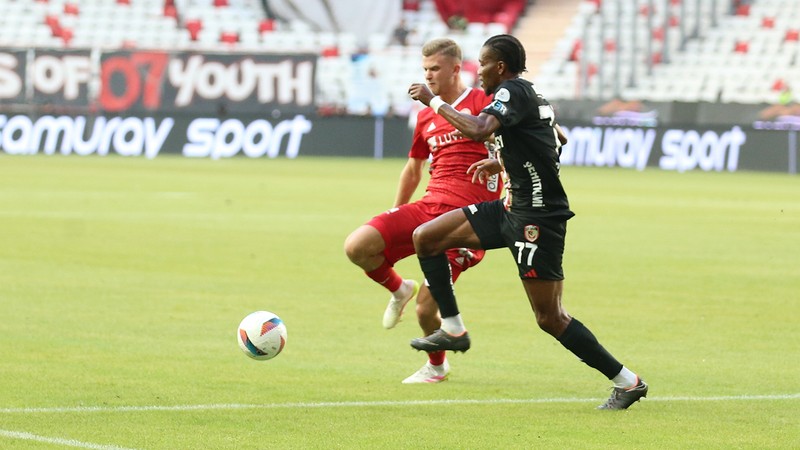 Antalyaspor-Gaziantep FK maçında gol sesi çıkmadı!