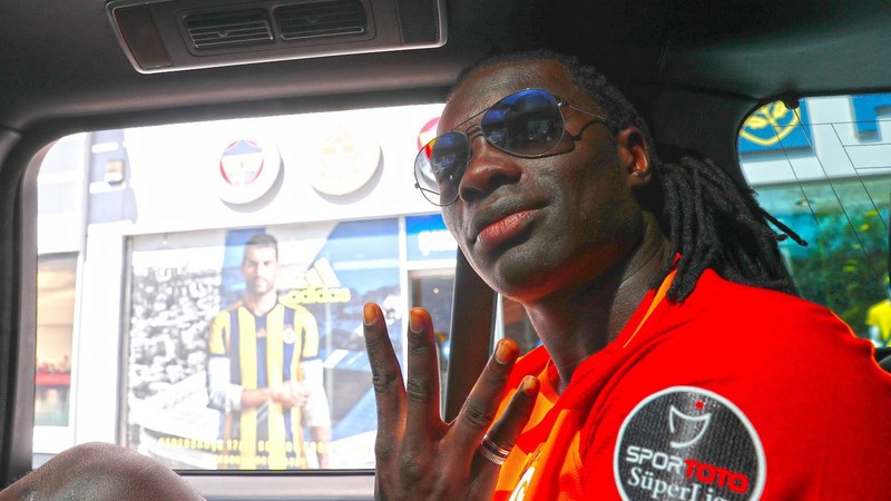 Bafetimbi Gomis: Artık 4 değil 5 parmağımızla selam vermenin zamanı