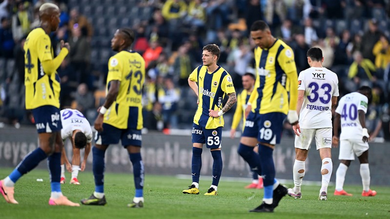 Fenerbahçe üst üste 4. kez lig ikincisi oldu