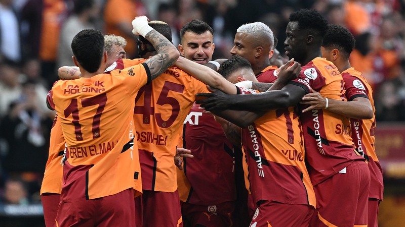Galatasaray'ın şampiyonlukları | Galatasaray hangi yıllarda şampiyon oldu? Galatasaray kaçıncı kez şampiyon oldu?