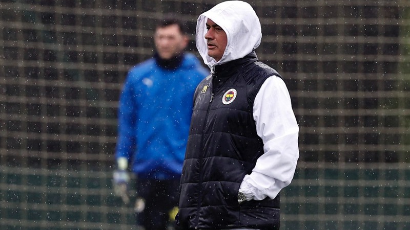 Jose Mourinho'dan özeleştiri: Maç sırasında taraftarın tepkisi olabilir, bunda da çok haklılar
