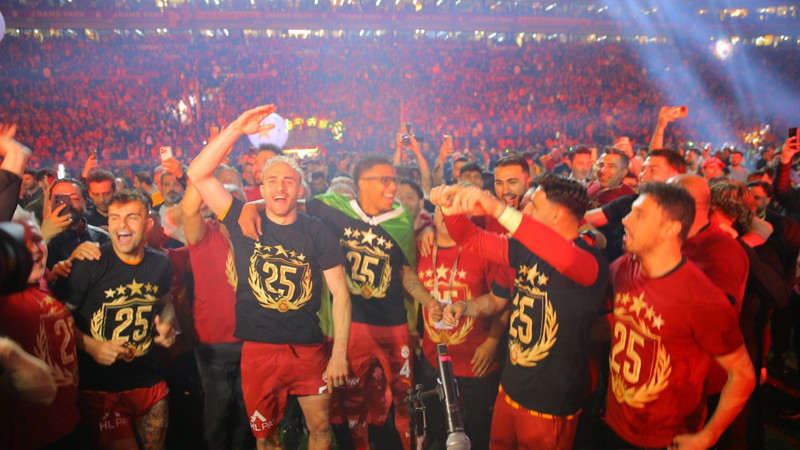 "Galatasaray'da kalacak mısın?" sorusuna en net cevap