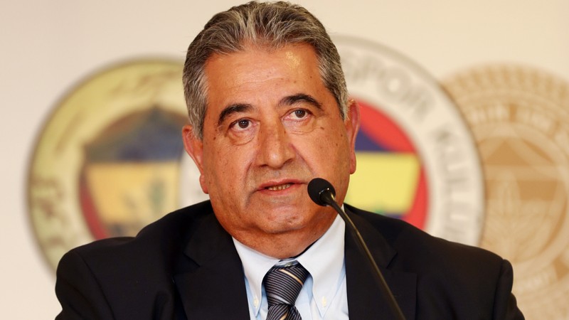 Fenerbahçe'de başkan adayı Mahmut Uslu, kongre için imza verdi