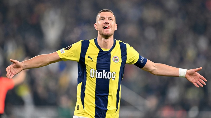 Dzeko'nun paylaşımı Fenerbahçe camiasında olay yarattı