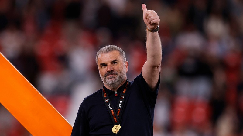 İngiliz medyası, Tottenham Teknik Direktörü Postecoglou'yu "kahraman" ilan etti