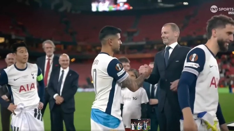 UEFA madalya yetmediği için Tottenham'dan özür diledi