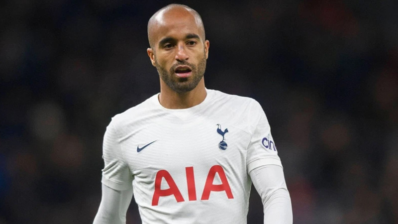 Lucas Moura zafere ekran başında ortak oldu