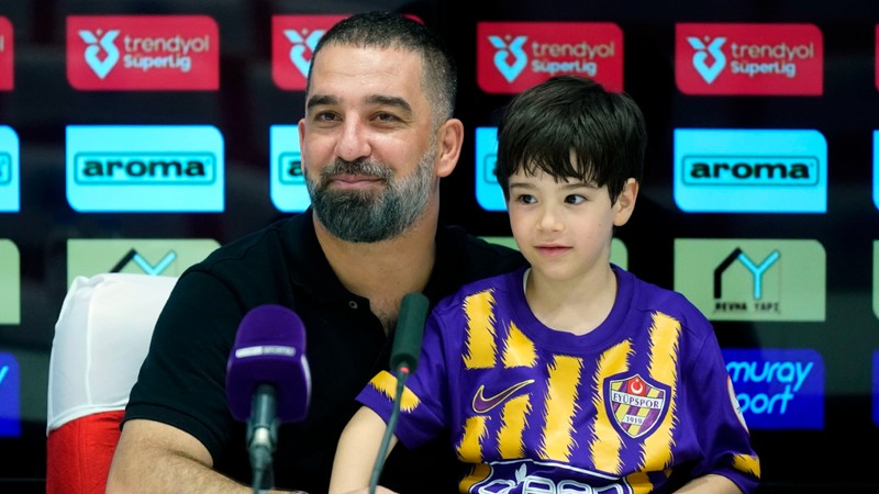 Arda Turan: Eyüpspor'dan ayrılıyorum