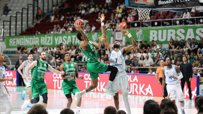 Türk Telekom, Bursaspor Yörsan'ı mağlup etti