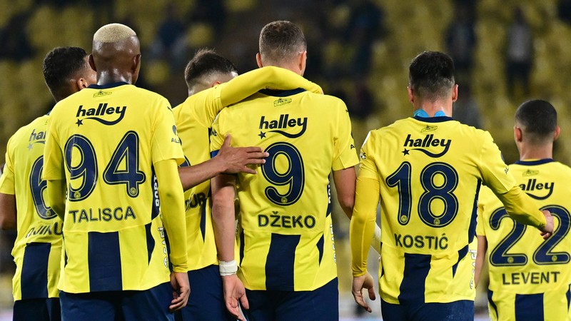 Dzeko'nun eşi ayrılığı resmen açıkladı! "İki maç sonra İstanbul'dan gidiyorum"