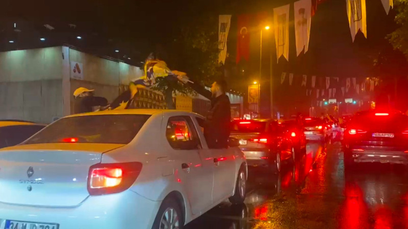 Fenerbahçe'nin Euroleague şampiyonluğu Bağdat Caddesi'ni bayram yerine çevirdi