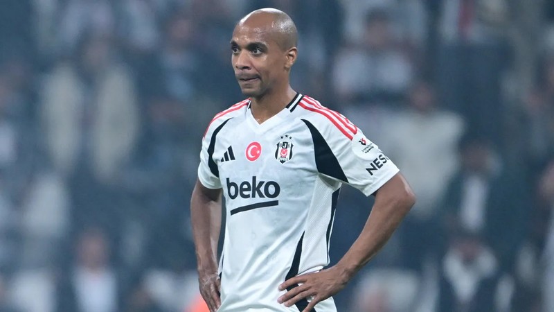 Joao Mario'nun geleceği Ole Gunnar Solskjaer'e bağlı!