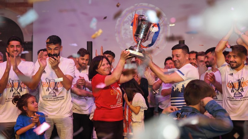 3. Lig'e yükselen Suvermez Kapadokyaspor kupasını aldı