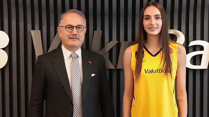Berka Buse Özden VakıfBank'a katıldı!