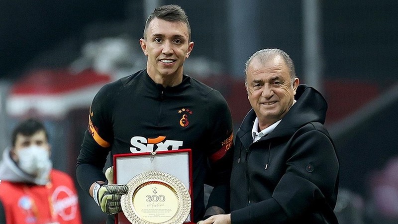 Fatih Terim'den Muslera'ya veda: Galatasaray'a yakışan bir kaptan oldun