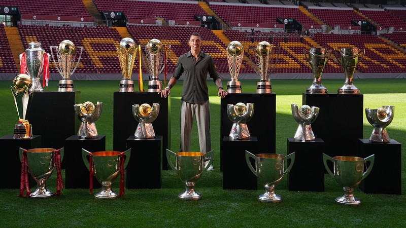 Muslera gözyaşlarıyla Galatasaray'a veda etti: Yarın son maçım!