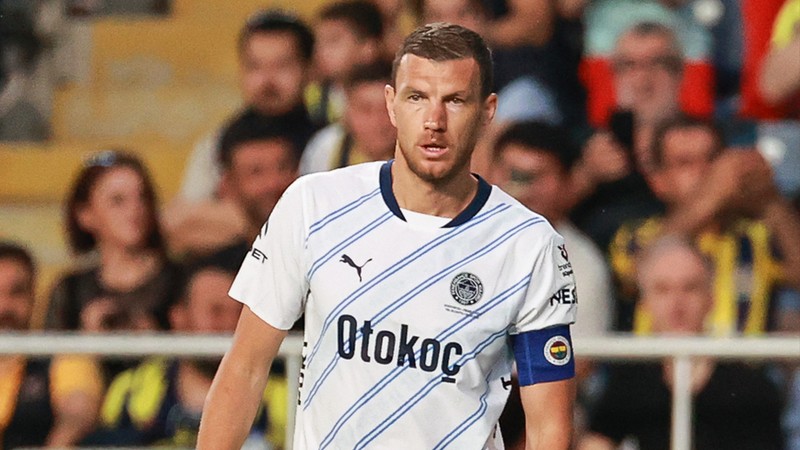 Edin Dzeko Fenerbahçe'den ayrıldı: Veda etme vakti geldi