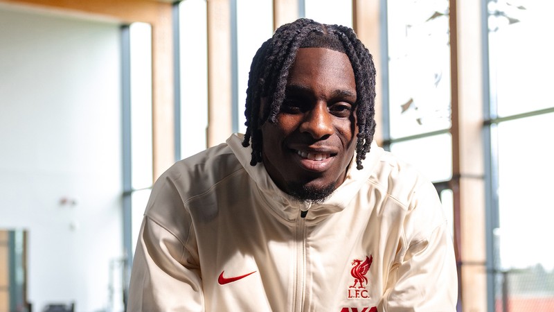 Liverpool 35 milyon euroya sağ bek transfer etti