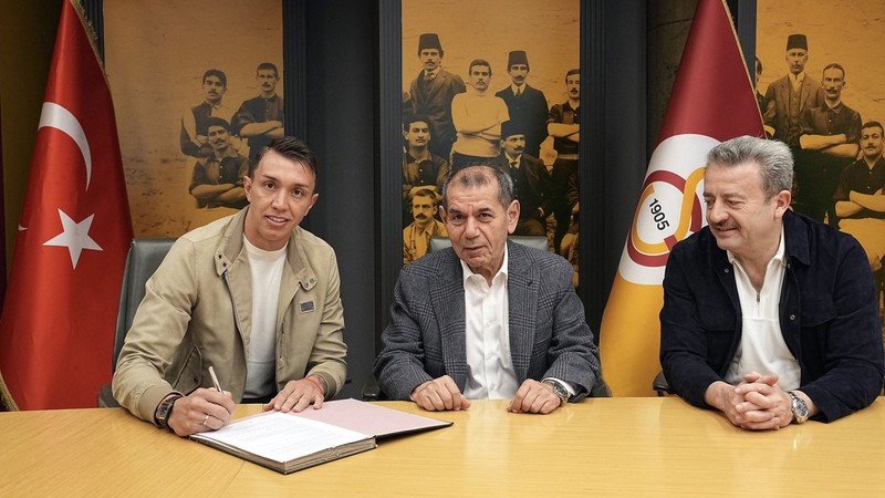 Galatasaray, Fernando Muslera ile ortaklık kurdu! İmzalar atıldı