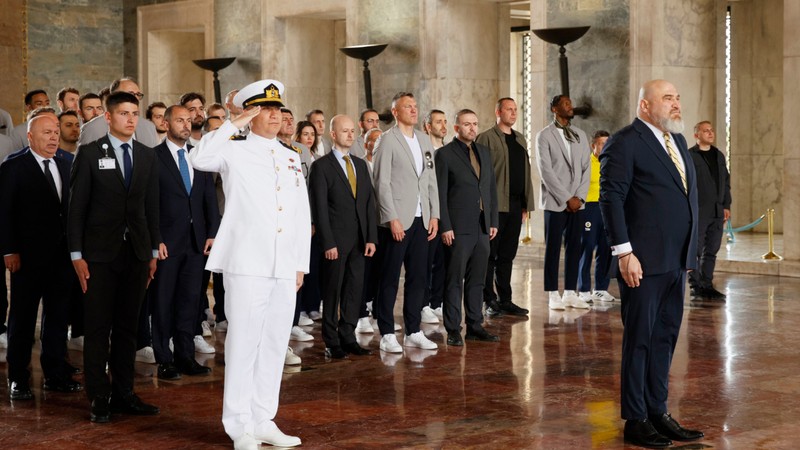 Fenerbahçe Beko kafilesi, Anıtkabir'i ziyaret etti