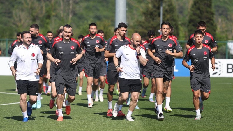 A Milli Takım'da 3 futbolcu kadrodan çıkarıldı! Ahmet Kutucu davet edildi
