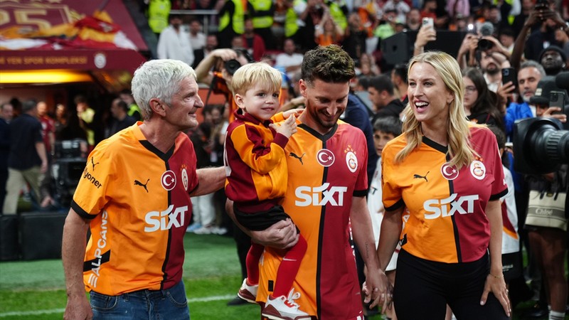 Dries Mertens İstanbul'dan ayrıldı