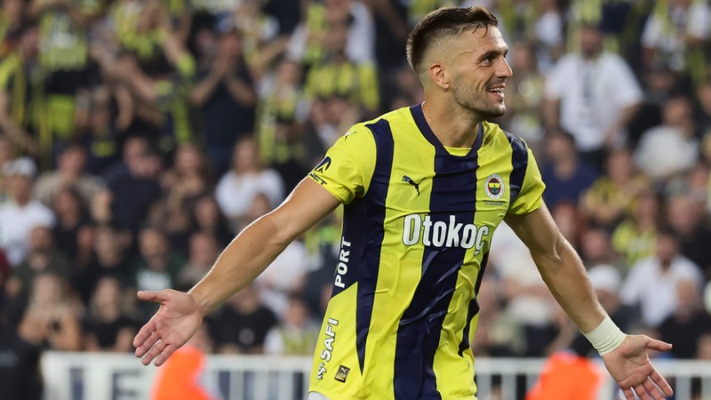 Dusan Tadic için Olympiakos, Panathinaikos, PAOK, AEK ve Kızılyıldız devrede