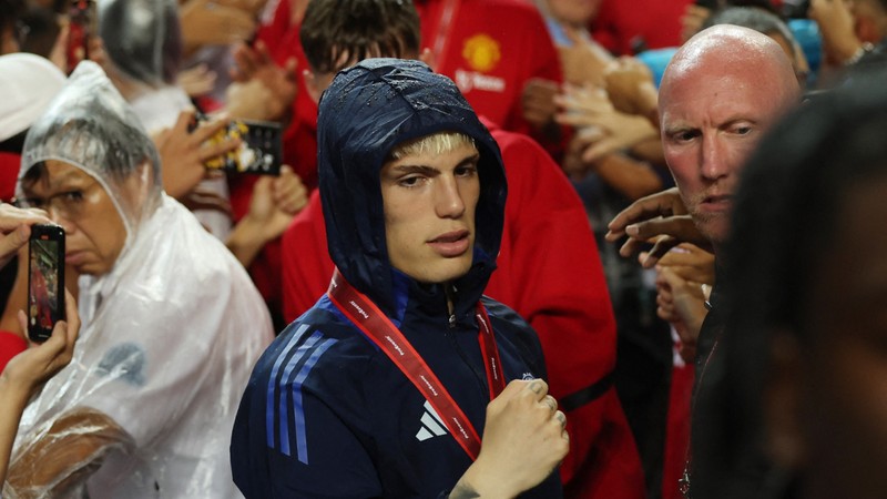 Manchester United bir gencine daha veda ediyor!