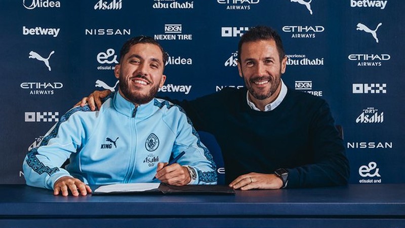 Manchester City, Lyon'dan Rayan Cherki'yi transfer etti