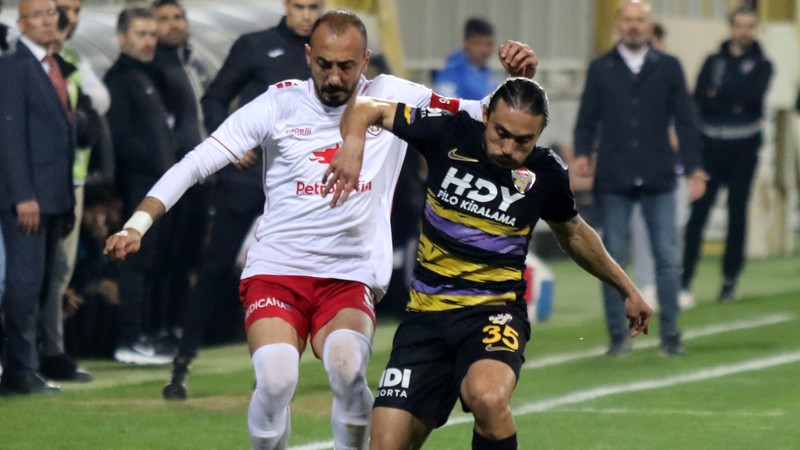 Aliağa Futbol Ahmet İlhan'ı kadrosuna kattı