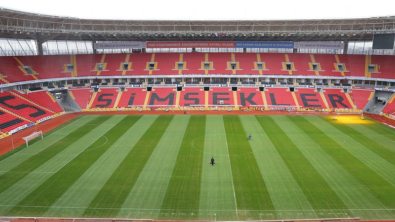 Eskişehir Yeni Stadyumu'na Fethi Heper'in ismi verildi