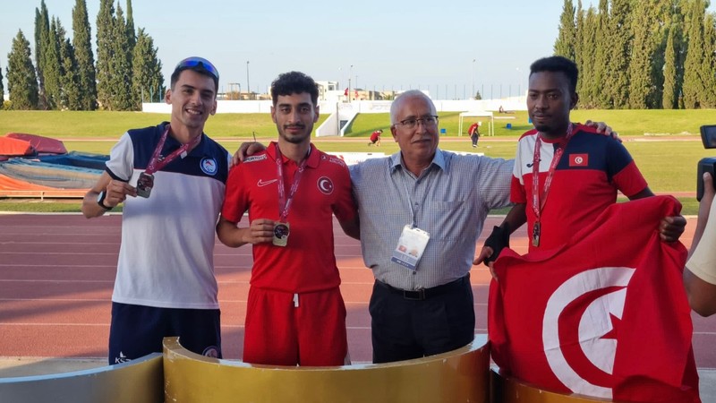 Milli para atlet Mehmet Emin Eğilmez Tunus'ta altın madalya kazandı