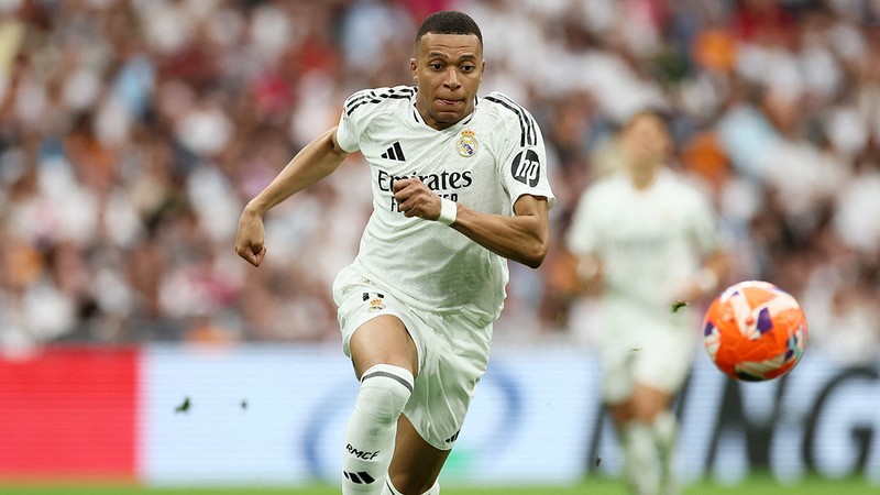 Real Madrid'in Fransız yıldızı Mbappe mide rahatsızlığı sebebiyle hastaneye kaldırıldı